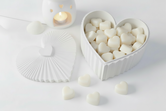 Cashmere Amber Mini Heart Wax Melts in heart container - all white